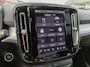 Volvo XC40 B4 211PK Plus Dark | 360 | H&K | Trekhaak | Schuif/kantel dak | Nubuck | 20" | Memory | Stoel/stuurverwarmd |
