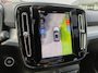 Volvo XC40 B4 211PK Plus Dark | 360 | H&K | Trekhaak | Schuif/kantel dak | Nubuck | 20" | Memory | Stoel/stuurverwarmd |