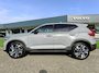 Volvo XC40 B4 211PK Plus Dark | 360 | H&K | Trekhaak | Schuif/kantel dak | Nubuck | 20" | Memory | Stoel/stuurverwarmd |