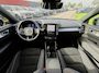 Volvo XC40 B4 211PK Plus Dark | 360 | H&K | Trekhaak | Schuif/kantel dak | Nubuck | 20" | Memory | Stoel/stuurverwarmd |