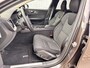 Volvo V60 2.0 B4 Core | Trekhaak | Achteruitrijcamera | Parkeersensoren | Keyless Entry | Elektrische Achterklep | Stoelverwarming voor en achter | Lichtmetalen Velgen 18 inch | Navigatie | Apple Carplay | Android Auto