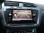 Volkswagen Tiguan 1.5 TSI R-Line Business+ 150pk DSG | Dealer onderhouden | Trekhaak | Camera | LED Matrix | Cruise control | Climate control | Elektrische achterklep |