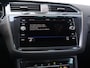 Volkswagen Tiguan 1.5 TSI R-Line Business+ 150pk DSG | Dealer onderhouden | Trekhaak | Camera | LED Matrix | Cruise control | Climate control | Elektrische achterklep |