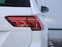 Volkswagen Tiguan 1.5 TSI R-Line Business+ 150pk DSG | Dealer onderhouden | Trekhaak | Camera | LED Matrix | Cruise control | Climate control | Elektrische achterklep |