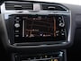 Volkswagen Tiguan 1.5 TSI R-Line Business+ 150pk DSG | Dealer onderhouden | Trekhaak | Camera | LED Matrix | Cruise control | Climate control | Elektrische achterklep |