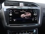 Volkswagen Tiguan 1.5 TSI R-Line Business+ 150pk DSG | Dealer onderhouden | Trekhaak | Camera | LED Matrix | Cruise control | Climate control | Elektrische achterklep |