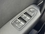 Renault Captur 1.6 E-Tech Plug-in Hybrid 160 Intens | 98% Soh | Navi Groot | Stoelverwarming | Achteruitrijcamera | Climate Control | Key-less | Lichtemetaal |