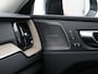 Volvo XC60 T6 PLUG-IN HYBRID ULTRA DARK LUCHTVERING HARMAN KARDON TREKHAAK 360GR CAM