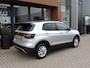 Volkswagen T-Cross 1.0 TSI Life 10.000km | NL-auto | 1e Eig | Stoelverw | Camera | ECC | CarPlay | Navi | Draadl.lader | PDC v+a