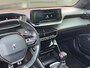 Peugeot 2008 1.2 PureTech GT-Line 130pk | Navigatie | Getint Glas | L.M. | Camera | | Achterbank in delen neerklapbaar | Achteruitrijcamera | Airco (automatisch)