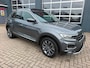 Volkswagen T-Roc 1.5 TSI Sport Business R-Line / Pano / ACC / Led / IQ Drive / Camera / Trekhaak .