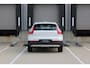 Volvo XC40 T4 AWD Momentum Pro | parkeersensor voor + achter | Parkeer camera | Verwarmde voorstoelen | Verwarmde voorruit | Volvo On Call | Noodreservewiel | Regensensor | Cruisecontrol |