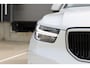 Volvo XC40 T4 AWD Momentum Pro | parkeersensor voor + achter | Parkeer camera | Verwarmde voorstoelen | Verwarmde voorruit | Volvo On Call | Noodreservewiel | Regensensor | Cruisecontrol |
