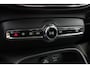 Volvo XC40 T4 AWD Momentum Pro | parkeersensor voor + achter | Parkeer camera | Verwarmde voorstoelen | Verwarmde voorruit | Volvo On Call | Noodreservewiel | Regensensor | Cruisecontrol |