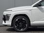 Hyundai Kona Electric N Line 65.4 kWh / Full Option / Dynamische Routeplanner / Climate Control / Adaptive Cruise Control / 360 Camera / Stoel- & Stuurverwarming / Stoelverkoeling / Snel Leverbaar! /