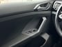 Volkswagen T-Cross 1.0 TSI Life / Navigatie / Climate Control / Cruise Control / Parkeersensoren Voor + Achter / Privacy Glass / Nette Auto! /