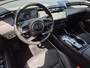 Hyundai Tucson 1.6 T-GDI PHEV Premium 4WD / Fabrieksgarantie tot 10-2027 / Dealer onderhouden / Trekgewicht 1350 kg / Elektrische achterklep / Rondomzicht camera / Stuur- Stoel & Achterbankverwarming / Adaptief cruise control / Keyless Entry/Start /