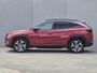 Hyundai Tucson 1.6 T-GDI PHEV Premium 4WD / Fabrieksgarantie tot 10-2027 / Dealer onderhouden / Trekgewicht 1350 kg / Elektrische achterklep / Rondomzicht camera / Stuur- Stoel & Achterbankverwarming / Adaptief cruise control / Keyless Entry/Start /