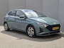 Hyundai i20 1.0 T-GDI Premium / Fabrieksgarantie tot 03-2030 / Dealer onderhouden / Stuur- & Stoel verwarming / Achteruitrijcamera / Adaptief cruise control / Navigatie / Apple Carplay Android Auto / Climate control /