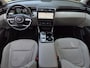 Hyundai Tucson 1.6 T-GDI PHEV Premium Sky 4WD / Glazen schuif- en kanteldak / Rondomzicht camera / Trekgewicht 1.350 kg / Elektrische achterklep / Stuur- Stoel & Achterbank verwarming / Adaptief cruise control / Stoelventilatie / Apple Carplay Android Auto /