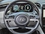 Hyundai Tucson 1.6 T-GDI PHEV Premium Sky 4WD / Glazen schuif- en kanteldak / Rondomzicht camera / Trekgewicht 1.350 kg / Elektrische achterklep / Stuur- Stoel & Achterbank verwarming / Adaptief cruise control / Stoelventilatie / Apple Carplay Android Auto /