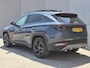Hyundai Tucson 1.6 T-GDI PHEV Premium Sky 4WD / Glazen schuif- en kanteldak / Rondomzicht camera / Trekgewicht 1.350 kg / Elektrische achterklep / Stuur- Stoel & Achterbank verwarming / Adaptief cruise control / Stoelventilatie / Apple Carplay Android Auto /