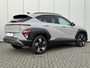 Hyundai Kona 1.6 GDI HEV Premium / Demo Deal / MY 26 / Zwart Leder / Stoelverkoeling / Stoelverwarming Voor + Achter / Stuurverwarming / 360 Camera / BOSE Audio /