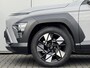 Hyundai Kona 1.6 GDI HEV Premium / Demo Deal / MY 26 / Zwart Leder / Stoelverkoeling / Stoelverwarming Voor + Achter / Stuurverwarming / 360 Camera / BOSE Audio /