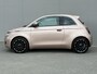 Fiat 500e La Prima 42 kWh / SOH 94% / Apple Carplay/Android Auto / Achteruitrijcamera / Adaptieve Cruise Control / Lichtmetalen Velgen 17" / Navigatie / 3-fase / Snelladen /
