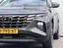 Hyundai Tucson 1.6 T-GDI HEV Comfort / 1e Eigenaar / NL Auto / Trekhaak 1650 KG / All Seasonbanden / Adaptive Cruise Control / Climate Control / Stoelverwarming / Achteruitrijcamera / Fabrieksgarantie t/m 01-2028 /