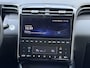 Hyundai Tucson 1.6 T-GDI HEV Comfort / 1e Eigenaar / NL Auto / Trekhaak 1650 KG / All Seasonbanden / Adaptive Cruise Control / Climate Control / Stoelverwarming / Achteruitrijcamera / Fabrieksgarantie t/m 01-2028 /