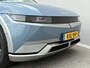 Hyundai Ioniq 5 Lounge 77.4 kWh / SOH 100% / Fabrieksgarantie tot 12-2027 / CCS snelladen / Head Up Display / Warmtepomp / Trekgewicht 1600 kg / Elektrische achterklep / Stuur- Stoel & Achterbank verwarming / Rondomzicht camera / Bose Audio Systeem / Adaptief cruise control /