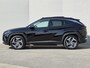 Hyundai Tucson 1.6 T-GDI PHEV Comfort Smart Sky 4WD / Dealeronderhouden / Fabrieksgarantie tot 06-2027 / Glazen schuif- en kanteldak / Stuur- & Stoelverwarming / Trekgewicht 1350 kg / Adaptief cruise control / Achteruitrijcamera / Krell Audio Systeem /