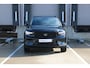 Volvo XC40 B4 Automaat Plus Black Edition | Demo Deal | Verwarmbare voorstoelen | Verwarmbaar stuurwiel | Premium audio by Harman Kardon | Verwarmbaar voorruit | Panoramadak | Rondom zichtcamera | 20 inch Lichtmetalen velgen | Alarmklasse 3