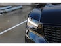 Volvo XC40 B4 Automaat Plus Black Edition | Demo Deal | Verwarmbare voorstoelen | Verwarmbaar stuurwiel | Premium audio by Harman Kardon | Verwarmbaar voorruit | Panoramadak | Rondom zichtcamera | 20 inch Lichtmetalen velgen | Alarmklasse 3