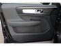 Volvo XC40 B4 Automaat Plus Black Edition | Demo Deal | Verwarmbare voorstoelen | Verwarmbaar stuurwiel | Premium audio by Harman Kardon | Verwarmbaar voorruit | Panoramadak | Rondom zichtcamera | 20 inch Lichtmetalen velgen | Alarmklasse 3