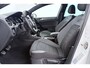 Volkswagen Golf 1.4 TSI Highline Business R-Line | Uitklap Trekhaak | CarPlay | Stoelverwarming | Adap. Cruise |