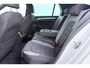 Volkswagen Golf 1.4 TSI Highline Business R-Line | Uitklap Trekhaak | CarPlay | Stoelverwarming | Adap. Cruise |