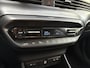 Hyundai i20 1.0 T-GDI Premium / Keyless entry / Climate control / Navigatie / Verwarmde stoelen + stuurwiel / Apple carplay/Android Auto / Trekhaak geremd 1.110 kg / | Achteruitrijcamera | Apple Carplay/Android Auto | Dodehoek detectie