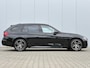 BMW 3-Serie Touring 330i xDrive High Executive / 252PK / AWD / Navigatie / Parkeersensoren Voor & Achter / Elektrische achterklep / Stoelverwarming voor / LMV / Historie aanwezig / 1ste Eigenaar 5 jaar in NL / 1800KG Trekgewicht / BMW Led lampen /
