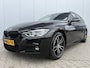BMW 3-Serie Touring 330i xDrive High Executive / 252PK / AWD / Navigatie / Parkeersensoren Voor & Achter / Elektrische achterklep / Stoelverwarming voor / LMV / Historie aanwezig / 1ste Eigenaar 5 jaar in NL / 1800KG Trekgewicht / BMW Led lampen /