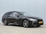 BMW 3-Serie Touring 330i xDrive High Executive / 252PK / AWD / Navigatie / Parkeersensoren Voor & Achter / Elektrische achterklep / Stoelverwarming voor / LMV / Historie aanwezig / 1ste Eigenaar 5 jaar in NL / 1800KG Trekgewicht / BMW Led lampen /