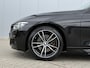 BMW 3-Serie Touring 330i xDrive High Executive / 252PK / AWD / Navigatie / Parkeersensoren Voor & Achter / Elektrische achterklep / Stoelverwarming voor / LMV / Historie aanwezig / 1ste Eigenaar 5 jaar in NL / 1800KG Trekgewicht / BMW Led lampen /