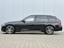 BMW 3-Serie Touring 330i xDrive High Executive / 252PK / AWD / Navigatie / Parkeersensoren Voor & Achter / Elektrische achterklep / Stoelverwarming voor / LMV / Historie aanwezig / 1ste Eigenaar 5 jaar in NL / 1800KG Trekgewicht / BMW Led lampen /