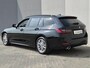 BMW 3-Serie Touring 330e / SOH 95% / Dealer onderhouden / 1.500 kg Elektr. trekhaak / EAER 60 km / Apple Carplay Android Auto / Elektrische achterklep / Cruise control / Keyless start / Climate control / Navigatie / Parkeersensoren voor en achter /