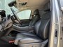 Hyundai Santa Fe 1.6 T-GDI PHEV Premium Sky 7p. SOH 100% / Elektrisch glazen panorama-dak / Automaat / All-season banden / Navigatie / Apple Carplay/Android Auto / Stoel verwarming/verkoeling / Airco separaat achter / Achter stoelverwarming / Cruise Control /