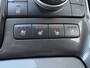 Hyundai Santa Fe 1.6 T-GDI PHEV Premium Sky 7p. SOH 100% / Elektrisch glazen panorama-dak / Automaat / All-season banden / Navigatie / Apple Carplay/Android Auto / Stoel verwarming/verkoeling / Airco separaat achter / Achter stoelverwarming / Cruise Control /