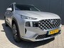 Hyundai Santa Fe 1.6 T-GDI PHEV Premium Sky 7p. SOH 100% / Elektrisch glazen panorama-dak / Automaat / All-season banden / Navigatie / Apple Carplay/Android Auto / Stoel verwarming/verkoeling / Airco separaat achter / Achter stoelverwarming / Cruise Control /