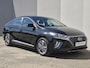 Hyundai Ioniq 1.6 GDi PHEV Comfort / SOH 95.9% / All season banden / Stuur- & Stoelverwarming / Navigatie via Apple Carplay of Android Auto / Achteruitrijcamera / Cruise control / Parkeersensoren achter / Climate control /