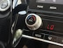 Mitsubishi Outlander 2.4 PHEV Intense+ / Stoel/Stuurverwarming / Climate control / Glazen schuif-/kanteldak / Trekhaak geremd trekgewicht 1500 kg / Navigatie / Bluetooth /